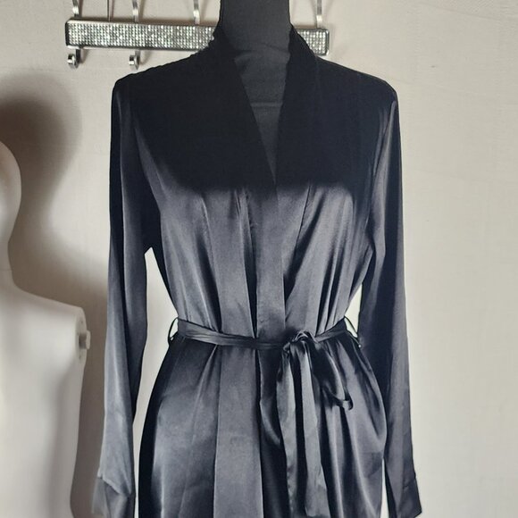 Apt. 9 Intimates Black Satin Feel Poly Long Sleeve Contrast Cuff Robe Size M - Picture 2 of 16